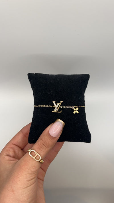 سوار LV حصري